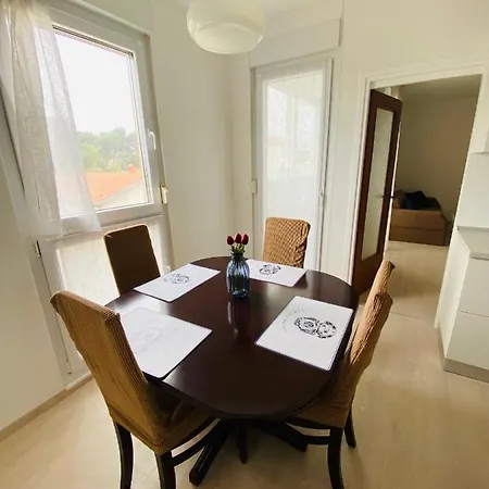 Exceptional With 2 Bedrooms Near The Sea Appartement Pula