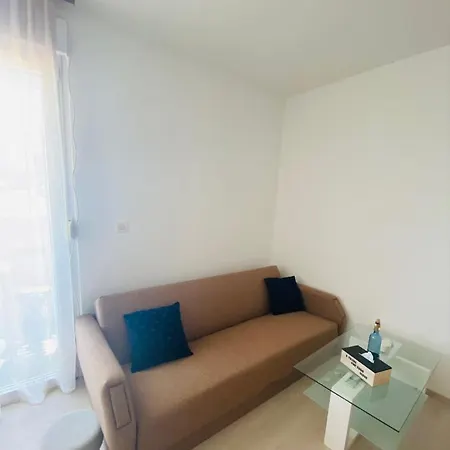 Exceptional With 2 Bedrooms Near The Sea פולה