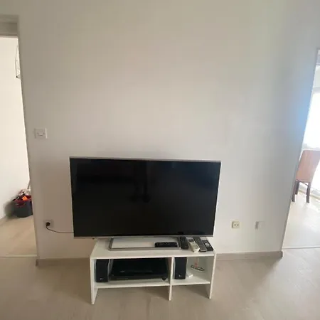 Exceptional With 2 Bedrooms Near The Sea * פולה